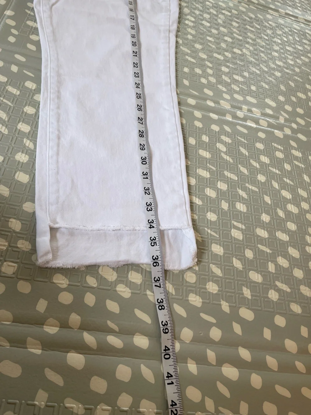 Time and Tru White High-Rise Jeans High Low Step Hem Distressed Details, Size 18